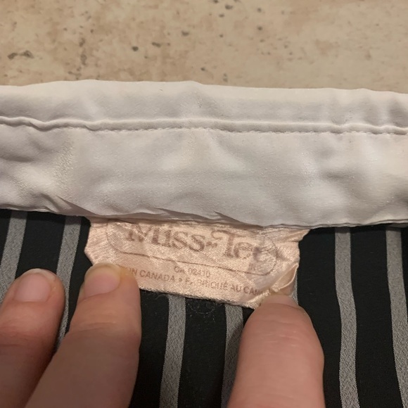 Vintage Miss Tee Made in Canada Pinstripe Blouse with White Collar & Cuffs S/M - Picture 2 of 6